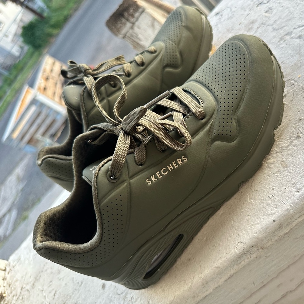 Sketchers Uno Stand on Air Sneakers